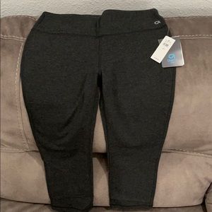 NWT Gap Factory gBALANCE Capri Length Legging